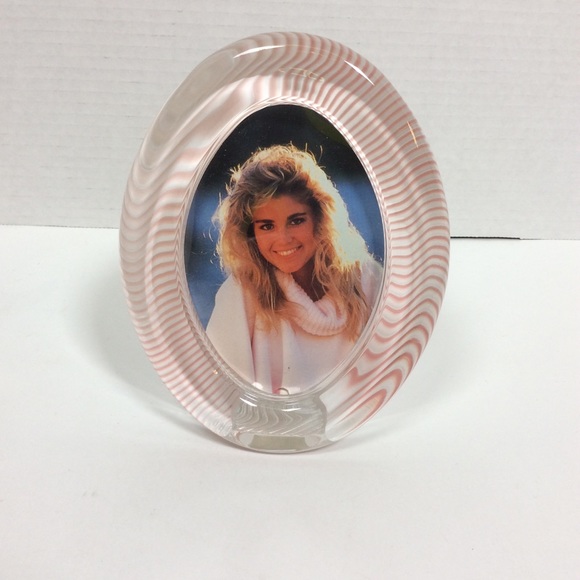 Mikasa Oval Pink Glass Frame 61/2”x5” QQ103, Japan - Picture 1 of 8